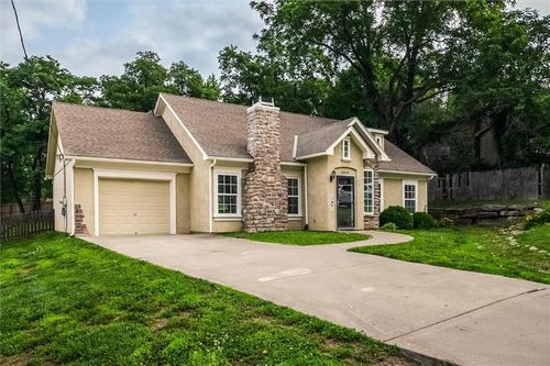 3420 Ne 82nd Ter, Kansas City, MO, 64119-4421 | Card Image