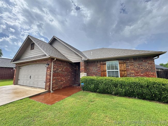 3974 Highland Dr, House other with 3 bedrooms, 2 bathrooms and null parking in Tahlequah OK | Image 6