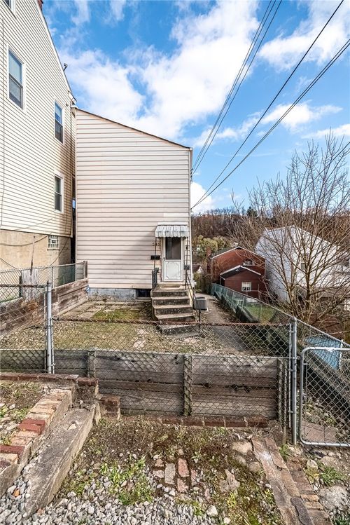516 Mary St, Millvale, PA, 15209-2328 | Card Image