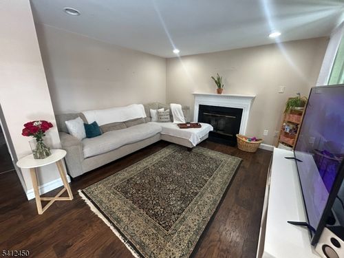 2 Constitution Way, Franklin, NJ, 07416-2146 | Card Image