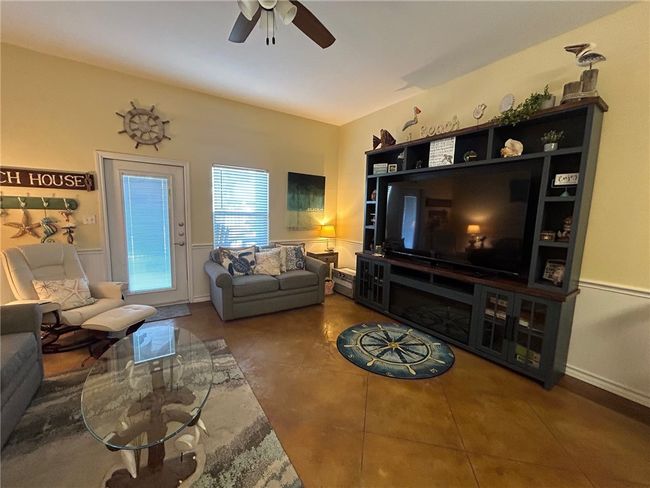 UNIT-211 - 2212 State Highway 361, Townhouse with 4 bedrooms, 4 bathrooms and null parking in Port Aransas TX | Image 6