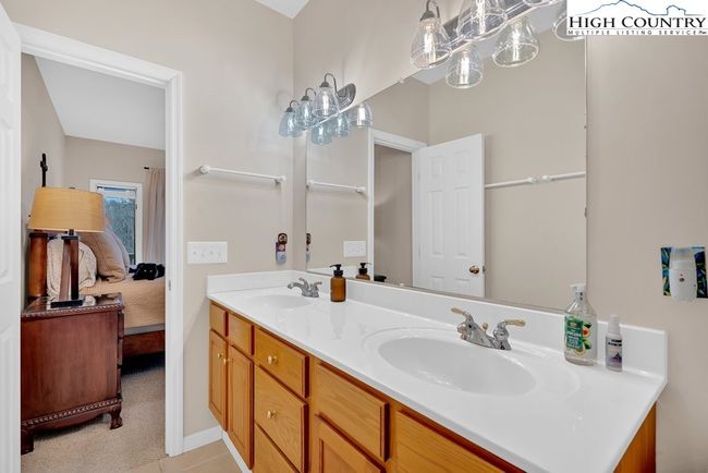 201 - 164 Evergreen Springs Ct, Condo with 2 bedrooms, 3 bathrooms and null parking in Blowing Rock NC | Image 22