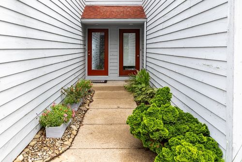 1010 Lookout Dr, Erie, PA, 16507-1061 | Card Image