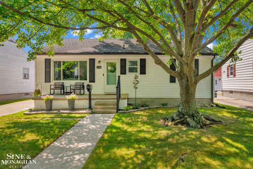 1546 Sanborn St, Port Huron, MI, 48060-8801 | Card Image