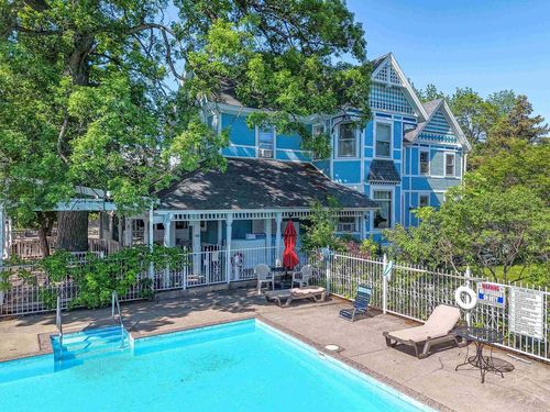 211 Wisconsin Ave, Wisconsin Dells, WI, 53965-1428 | Card Image