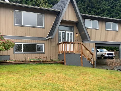 370 Macmillan Dr, Sayward, BC, V0P1R0 | Card Image