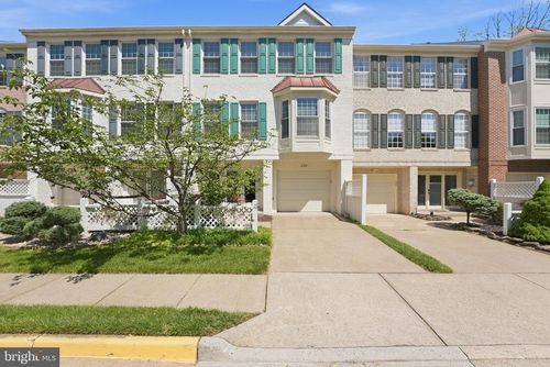2709 Baronhurst Dr, VIENNA, VA, 22181-6158 | Card Image