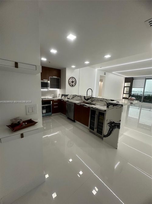 808-7901 Hispanola Ave, North Bay Village, FL, 33141-4154 | Card Image