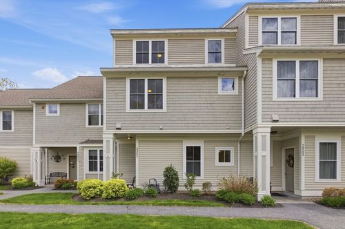 2302-2302 Juniper Cir, North Andover, MA, 01845-6386 | Card Image