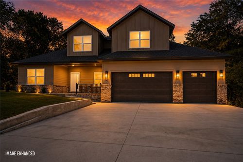 46 Chaucer Dr, Bella Vista, AR, 72714-4203 | Card Image