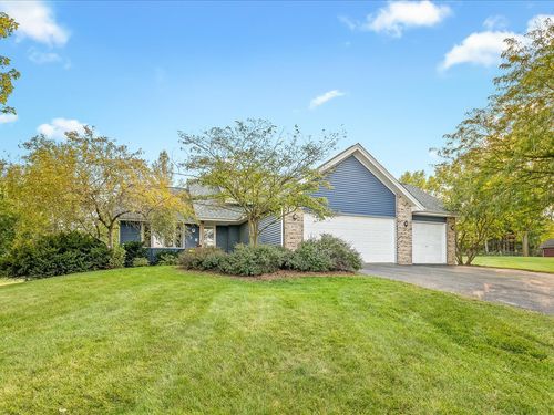 3775 E Whippoorwill Ln, BYRON, IL, 61010-9009 | Card Image