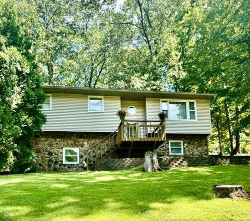 374 Briarwood Ln, Bedford, IN, 47421-7244 | Card Image