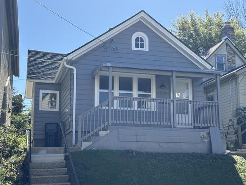 1017 E Pearson Street, Milwaukee, WI, 53202 | Card Image
