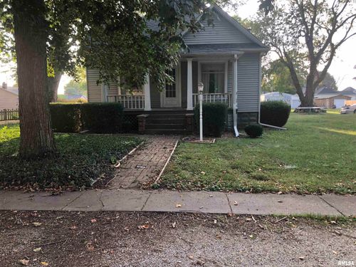207 N Oak St, Bluffs, IL, 62621-8104 | Card Image