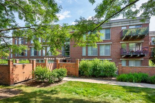 apt-313-372 Kelburn Rd, Deerfield, IL, 60015-4357 | Card Image