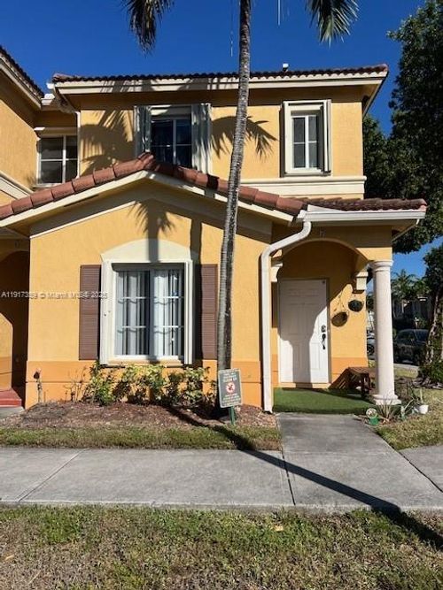 18-8305 Nw 108th Ave, Doral, FL, 33178-5244 | Card Image