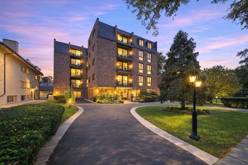 2a-1417 Bonnie Brae Pl, River Forest, IL, 60305-1234 | Card Image