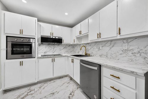 608-19380 Collins Ave, Sunny Isles Beach, FL, 33160-2239 | Card Image