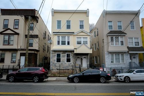 375 6th Ave W, Newark, NJ, 07107-1193 | Card Image
