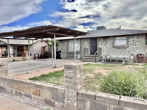 3825 W Latham St, Phoenix, AZ, 85009-3201 | Card Image