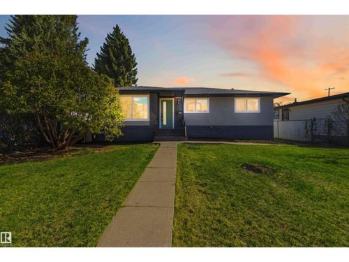 8736 66 Ave Nw, Edmonton, AB, T6E0L3 | Card Image