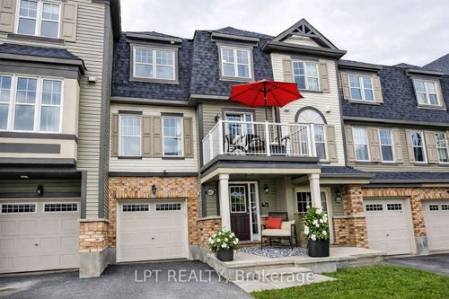 607 Meadowcreek Cir, Kanata, ON, K2M0J9 | Card Image