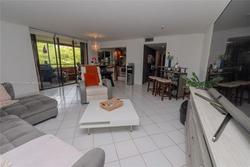 apt-419-665 Ne 195th St, Miami, FL, 33179-3318 | Card Image