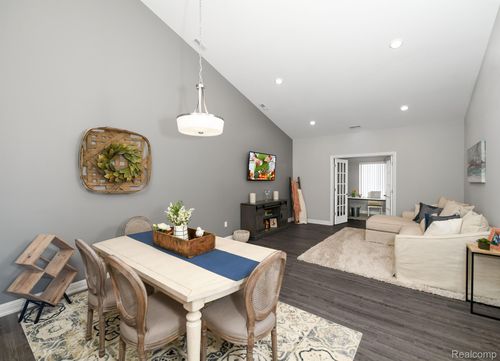 45626 Stadler St, Utica, MI, 48315-5939 | Card Image