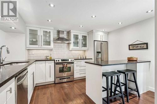3131 63 Ave Sw, Calgary, AB, T3E6N4 | Card Image
