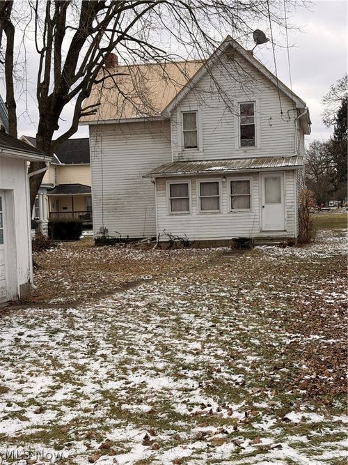 912 Orchard St, Coshocton, OH, 43812-1723 | Card Image