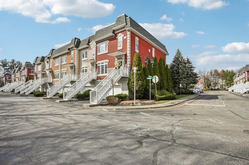 105 Alexander Ct, Nanuet, NY, 10954-5134 | Card Image