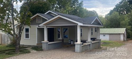 1332 7th St, Statesville, NC, 28677-7002 | Card Image