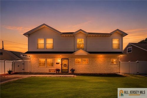 88 Leber Ave, Carteret, NJ, 07008-1939 | Card Image