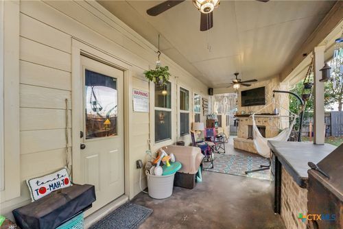 525 Pecan Farms, New Braunfels, TX, 78130-3598 | Card Image