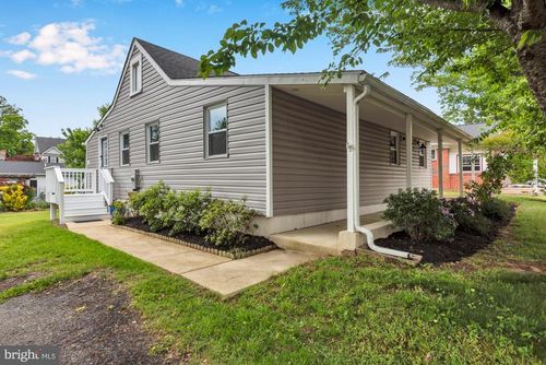 1623 Riverdale Dr, EDGEWATER, MD, 21037-1941 | Card Image