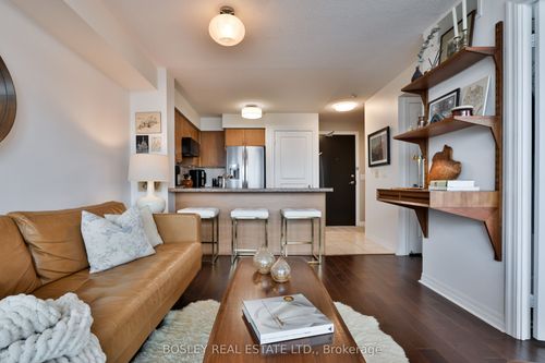 509-1600 Charles St, Whitby, ON, L1N0G4 | Card Image