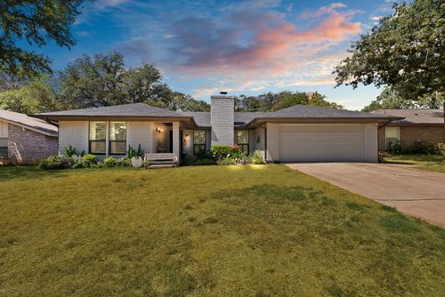 2500 Highgate Dr, Arlington, TX, 76016-1139 | Card Image