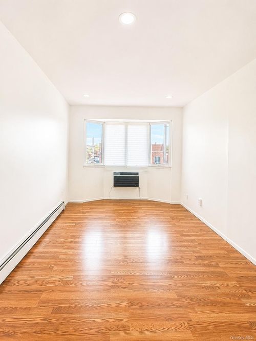 3b-46-12 161st Street, New York, NY, 11358 | Card Image