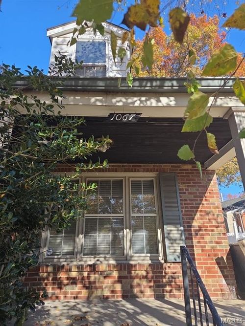 1067 Melvin Ave, Saint Louis, MO, 63137-1030 | Card Image