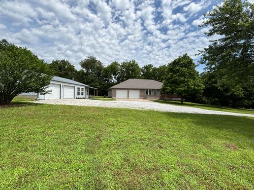 3702 Round House Rd, Aurora, MO, 65605-9431 | Card Image