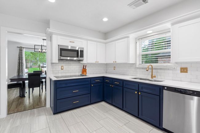 9222 New Forest Rd, House other with 4 bedrooms, 3 bathrooms and 2 parking in Spring TX | Image 7