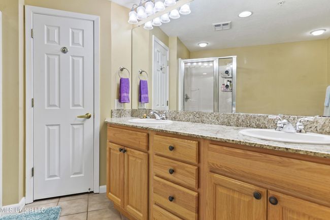 Master Bathroom | Image 13