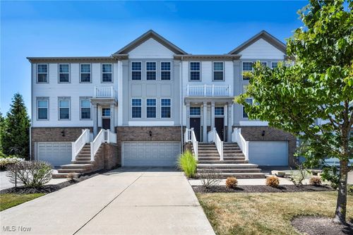 6008 N Pointe Dr, Pepper Pike, OH, 44124-5392 | Card Image