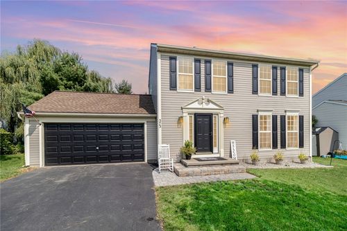 573 Beaver Crk, Macedon, NY, 14502-8868 | Card Image