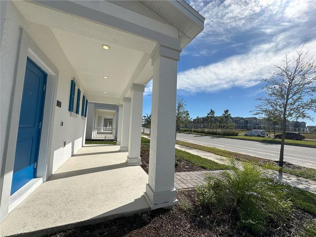 1629 Cross Prairie Pkwy, House other with 3 bedrooms, 3 bathrooms and null parking in KISSIMMEE FL | Image 4