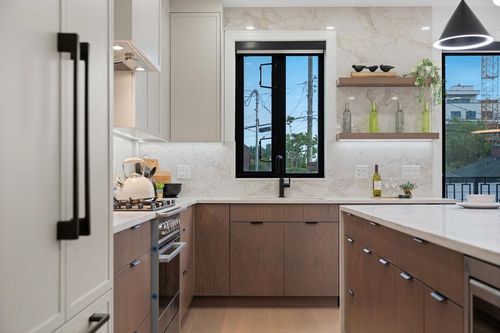 3-2282 E 8th Ave, Vancouver, BC, V5N1V5 | Card Image