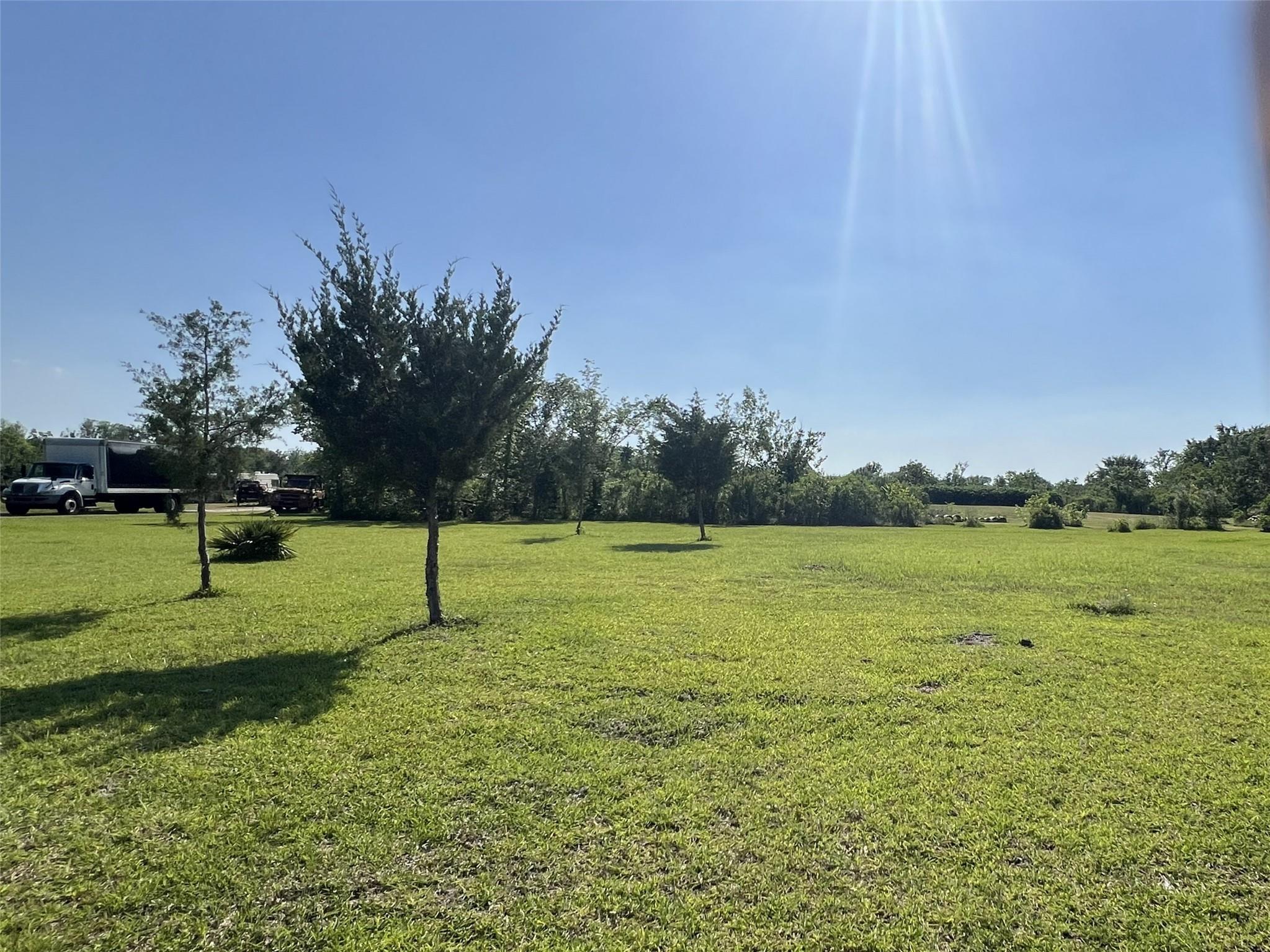 Land in Alvin 4