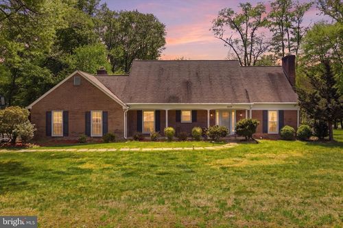 1034 Walker Mill Rd, Great Falls, VA, 22066-1702 | Card Image