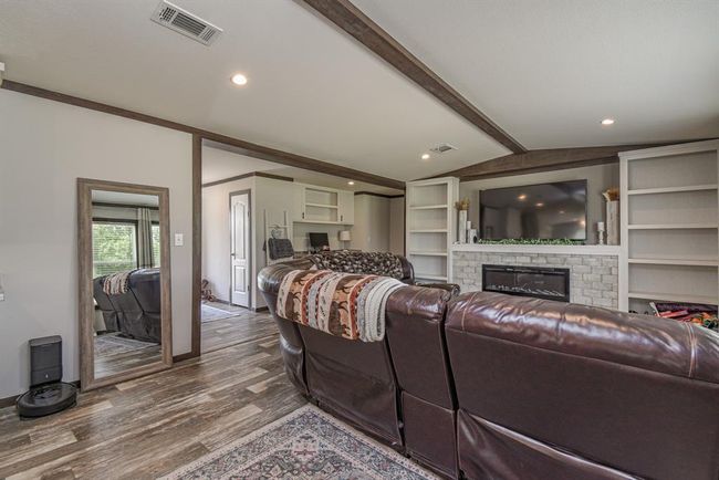 5624 Wickwillow Ln, House other with 3 bedrooms, 2 bathrooms and null parking in Alvin TX | Image 9