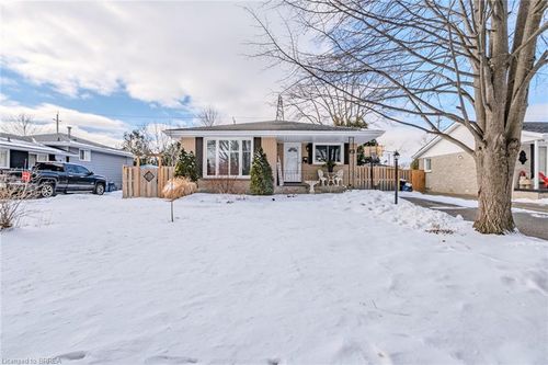 18 Linden Ave, Brantford, ON, N3S7E2 | Card Image